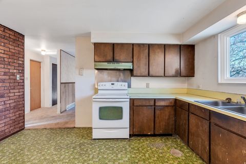 Tiny photo for 289 W 400 S, Kaysville, UT 84037 (MLS # 2133750)