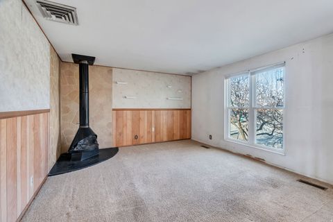 Tiny photo for 289 W 400 S, Kaysville, UT 84037 (MLS # 2133750)