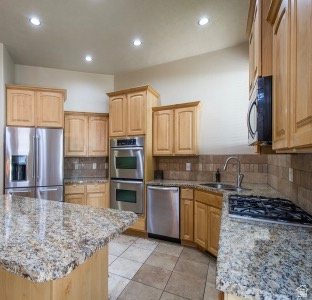 11521 S BLACK FOREST DR S 8