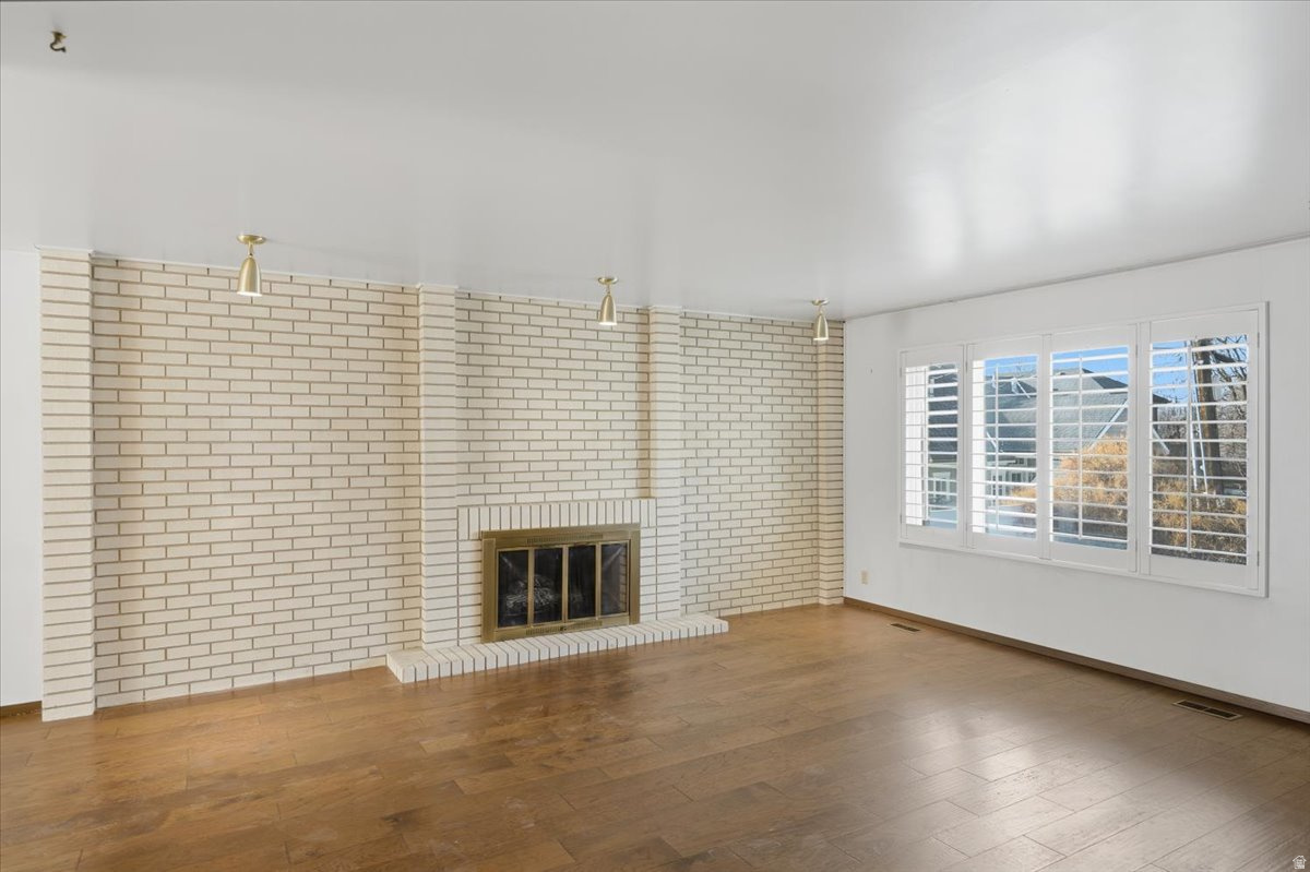 MERVILLA CONDOMINIUM - Residential