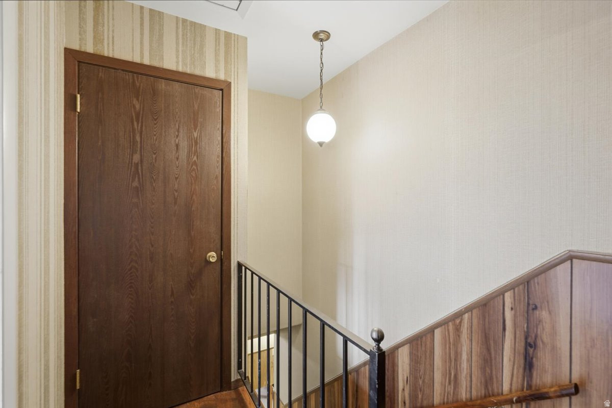 MERVILLA CONDOMINIUM - Residential