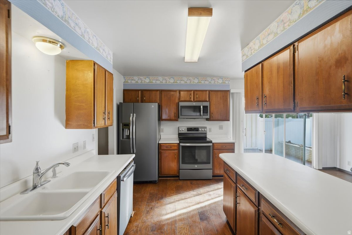 MERVILLA CONDOMINIUM - Residential