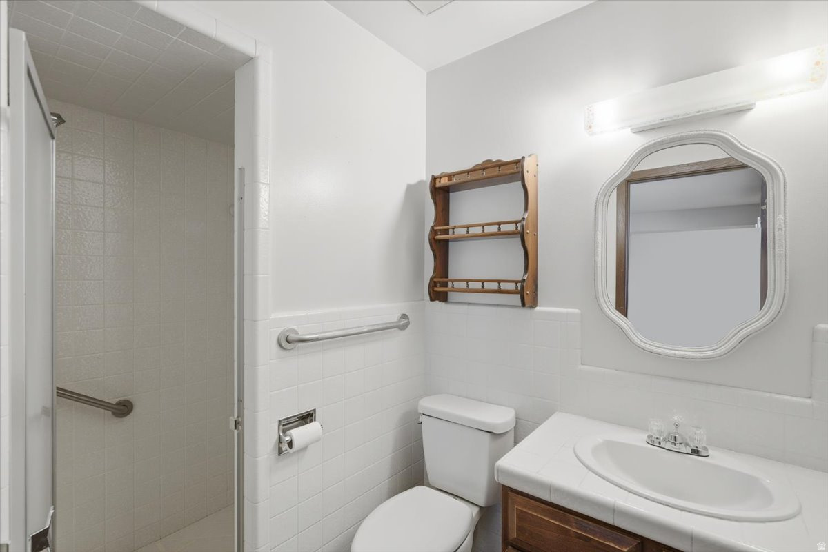 MERVILLA CONDOMINIUM - Residential