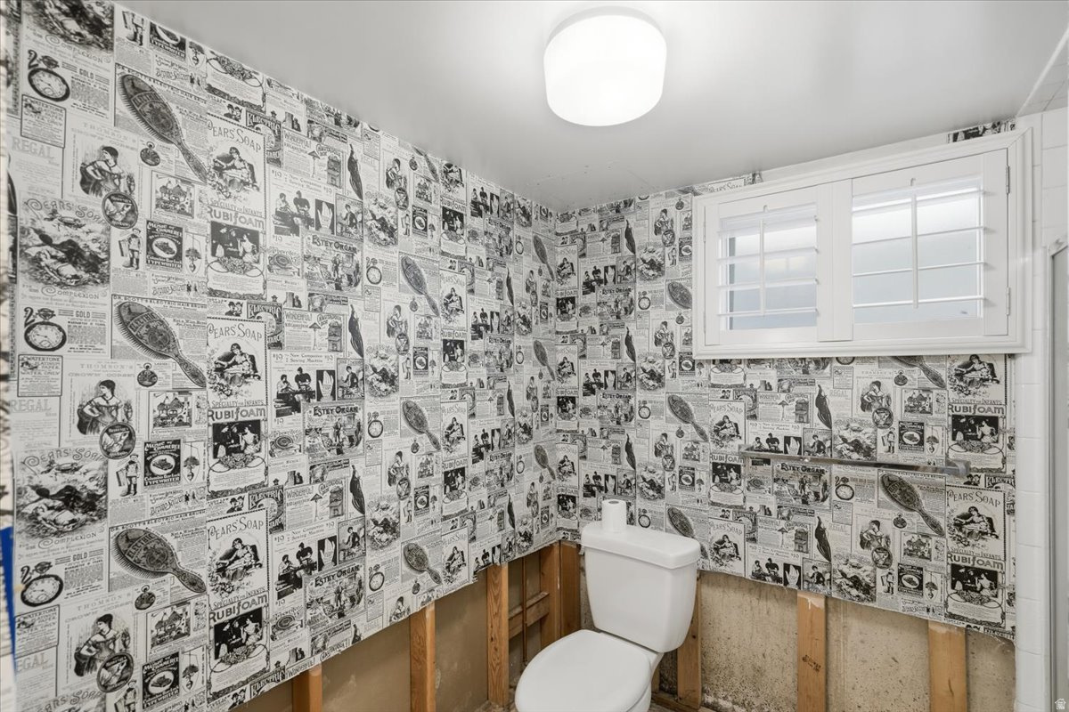 MERVILLA CONDOMINIUM - Residential