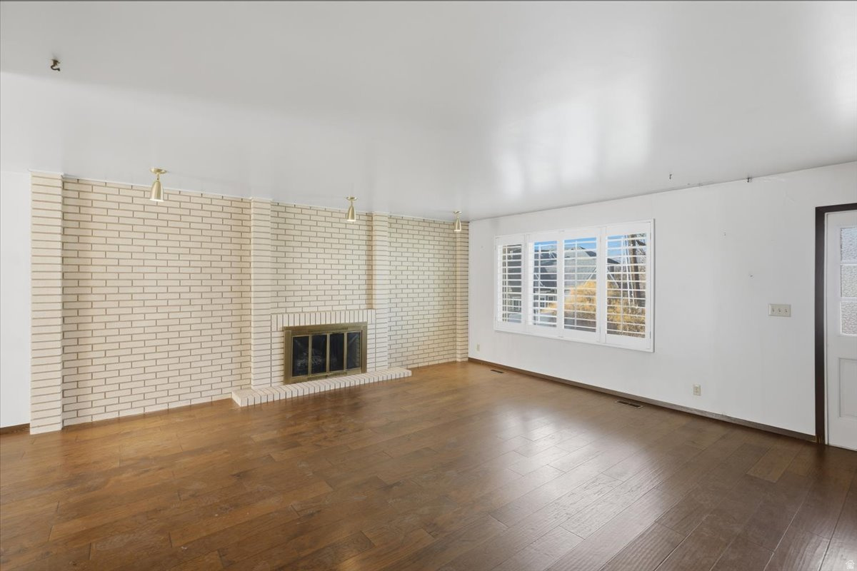 MERVILLA CONDOMINIUM - Residential