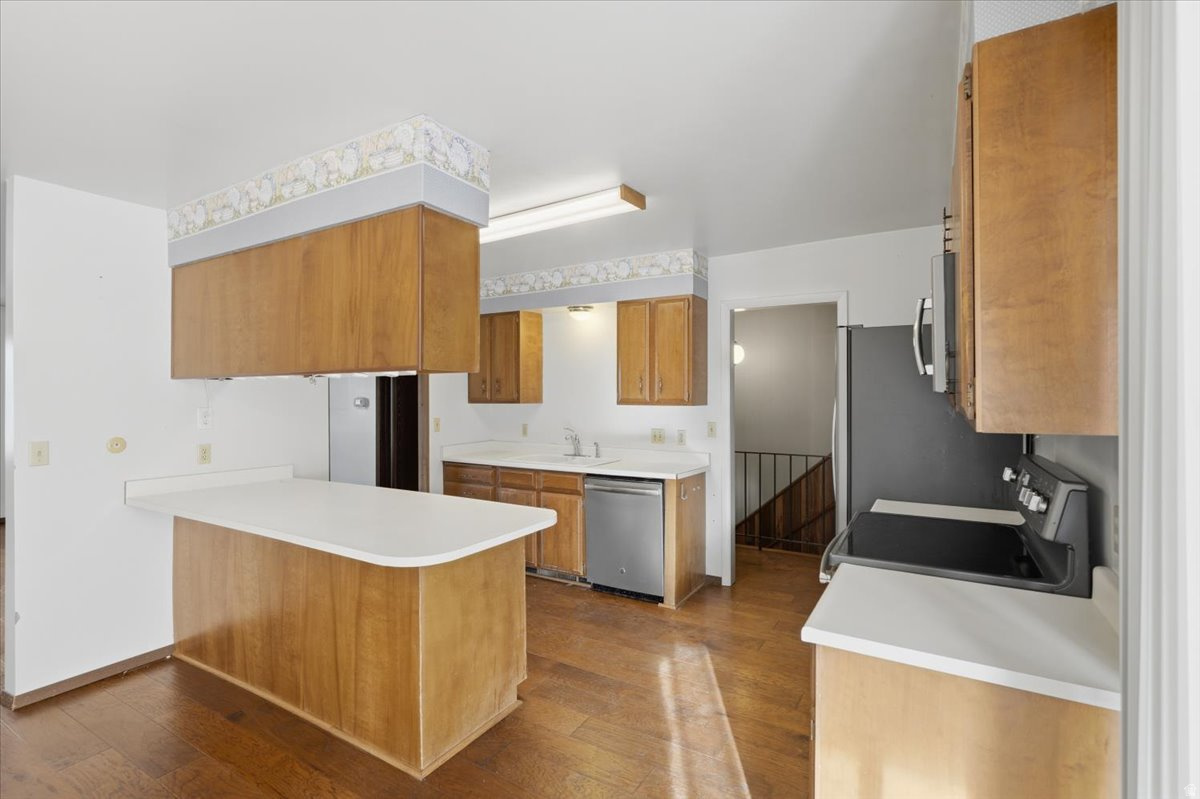 MERVILLA CONDOMINIUM - Residential