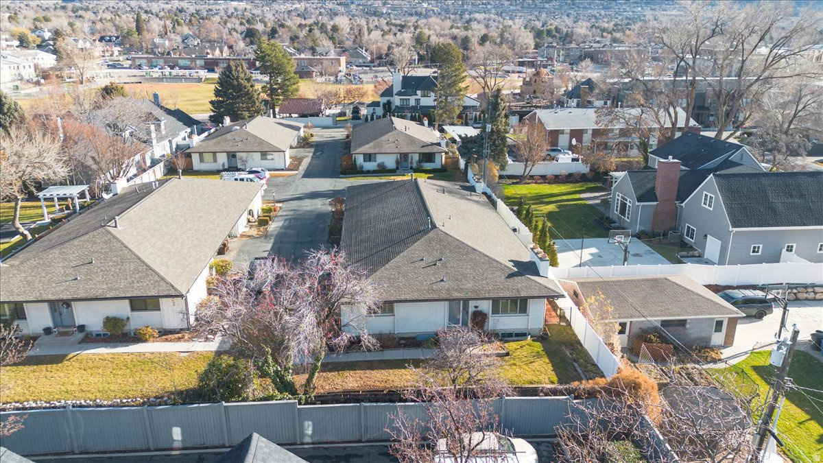 MERVILLA CONDOMINIUM - Residential