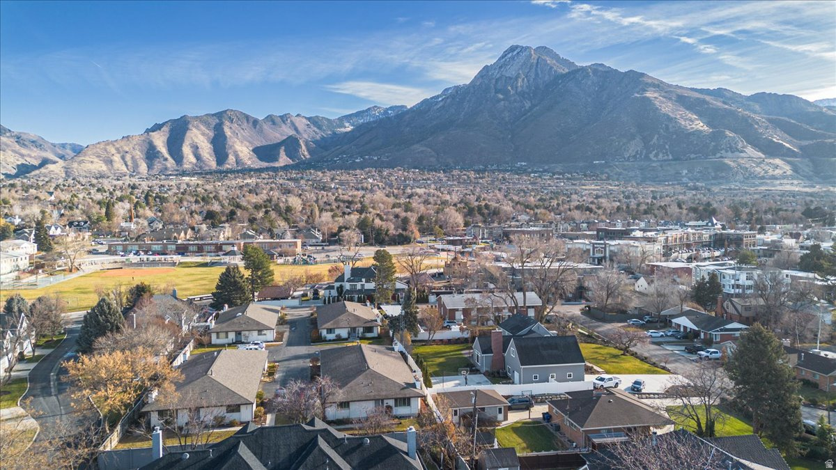 MERVILLA CONDOMINIUM - Residential