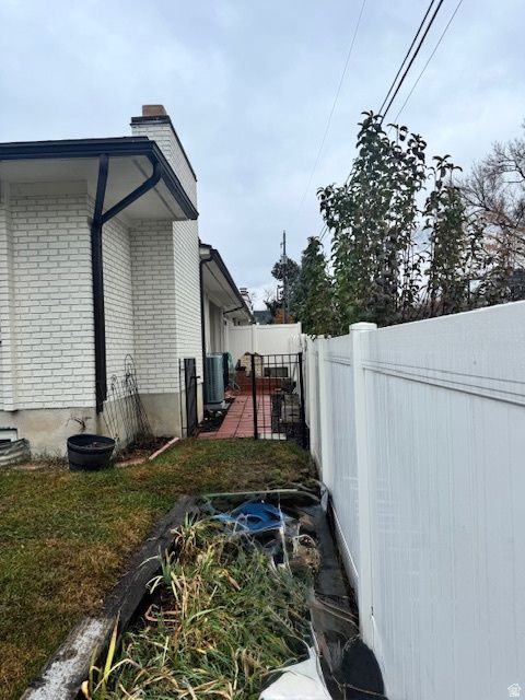 Tiny photo for 4608 S LOCUST LN E, Holladay, UT 84117 (MLS # 2126388)