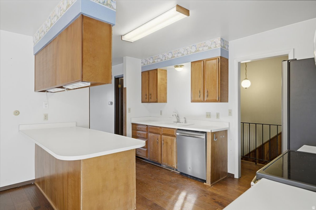 MERVILLA CONDOMINIUM - Residential