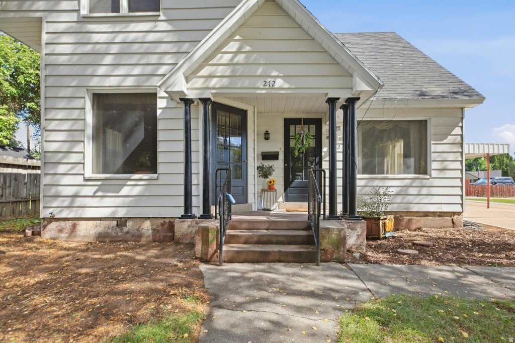 Photo of 212 N 2ND E E, Preston, ID 83263 (MLS # 2186086)