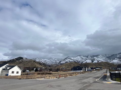 Tiny photo for 882 E 160 N #4, Hyde Park, UT 84318 (MLS # 2129132)