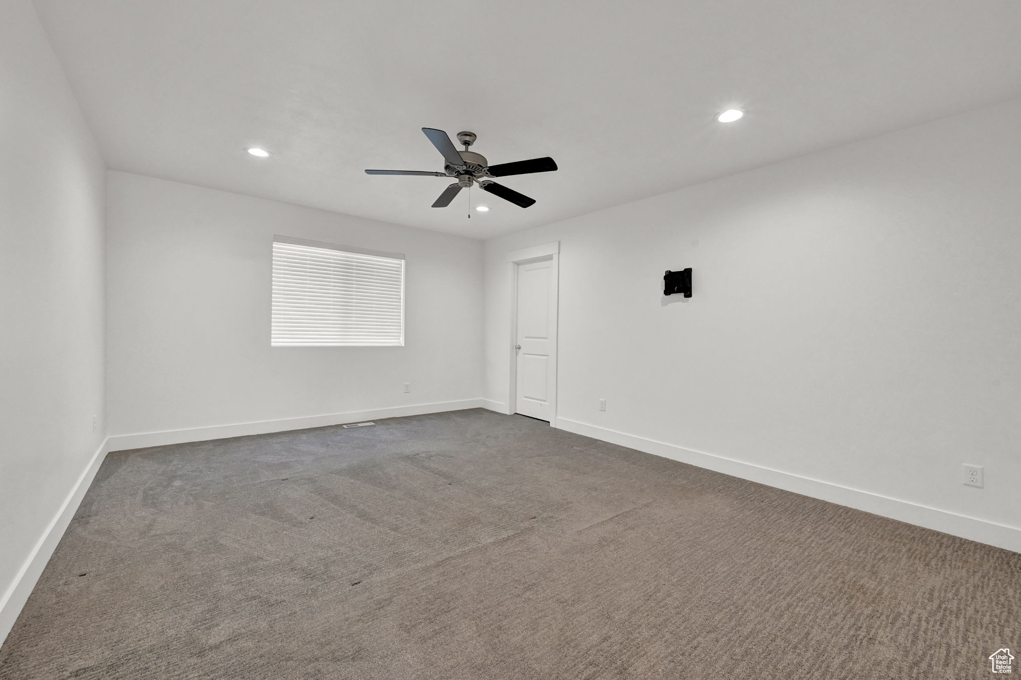 West Haven, Utah 84401, United States, 3 Bedrooms Bedrooms, ,2 BathroomsBathrooms,Residential,Pending,41247