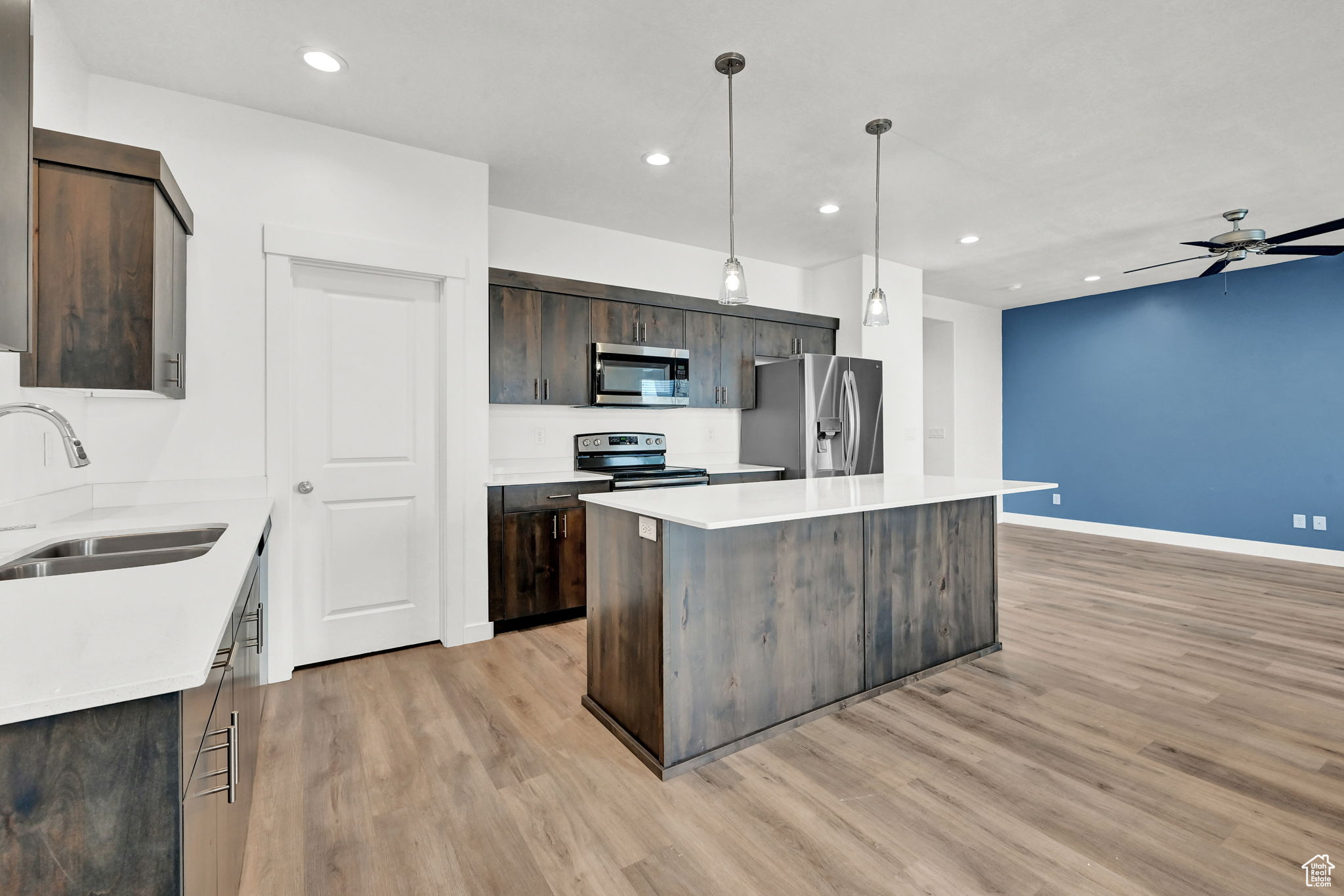 West Haven, Utah 84401, United States, 3 Bedrooms Bedrooms, ,2 BathroomsBathrooms,Residential,Pending,41247