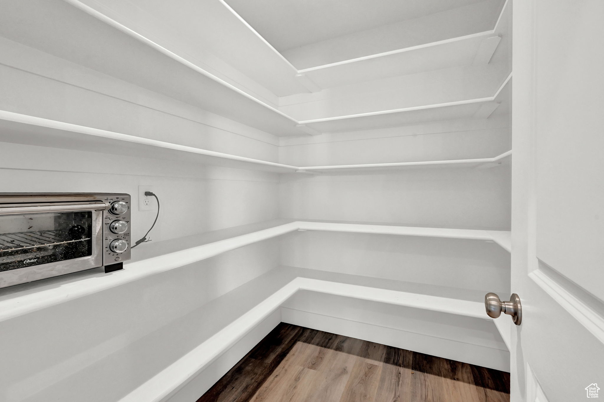 West Haven, Utah 84401, United States, 3 Bedrooms Bedrooms, ,2 BathroomsBathrooms,Residential,Pending,41247