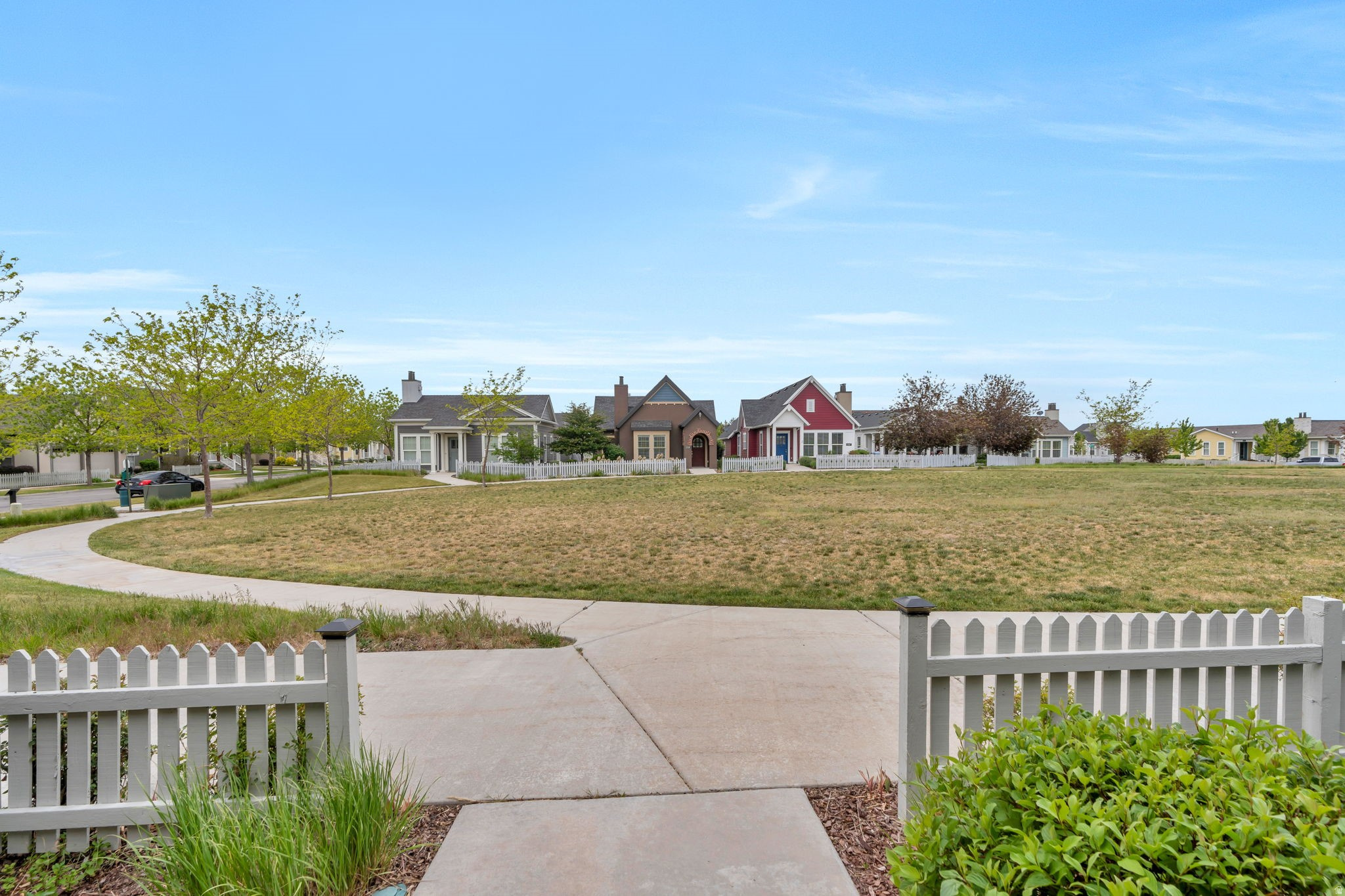 DAYBREAK - Residential