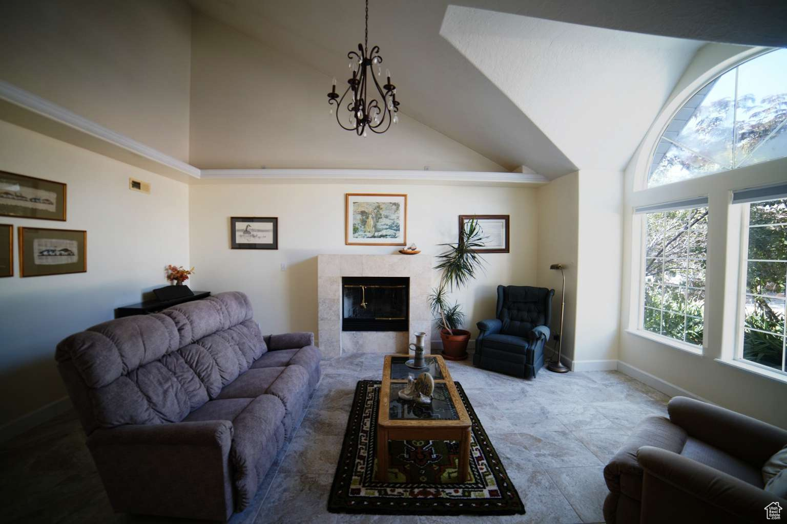 DIAMOND VALLEY ACRES - Residential