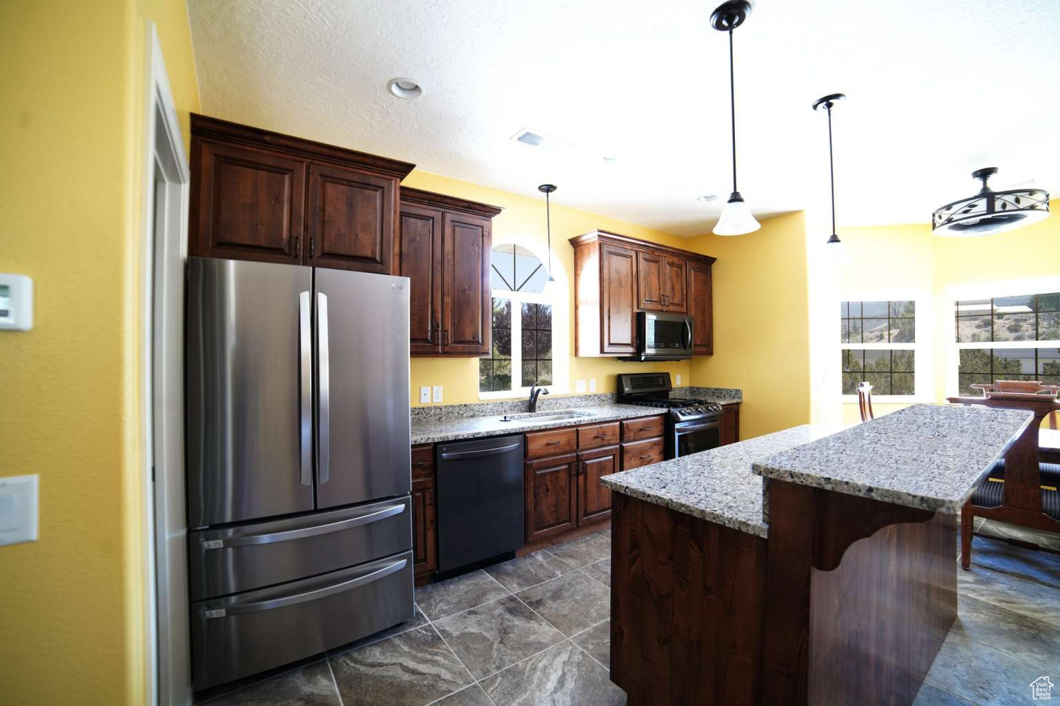 DIAMOND VALLEY ACRES - Residential