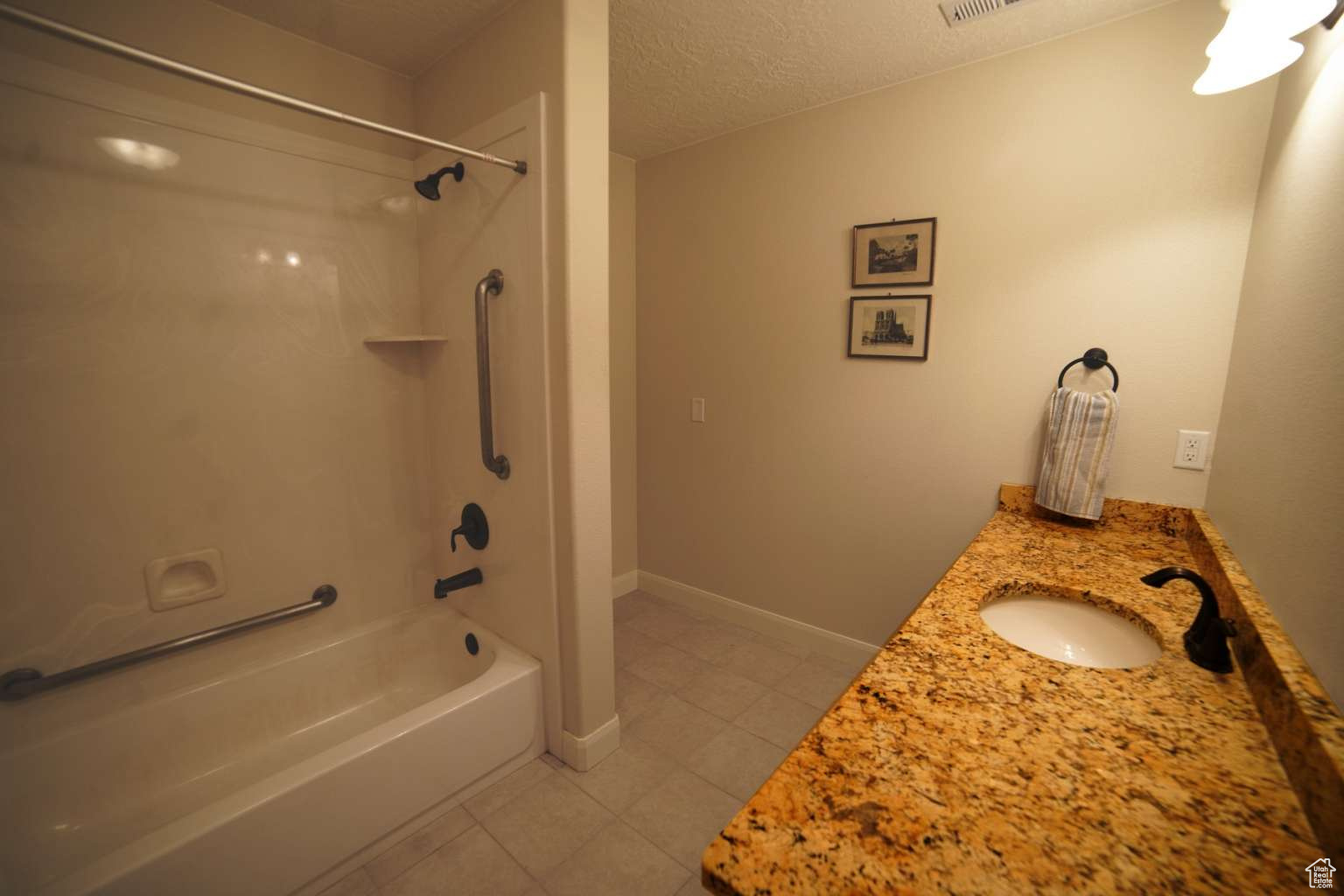 DIAMOND VALLEY ACRES - Residential