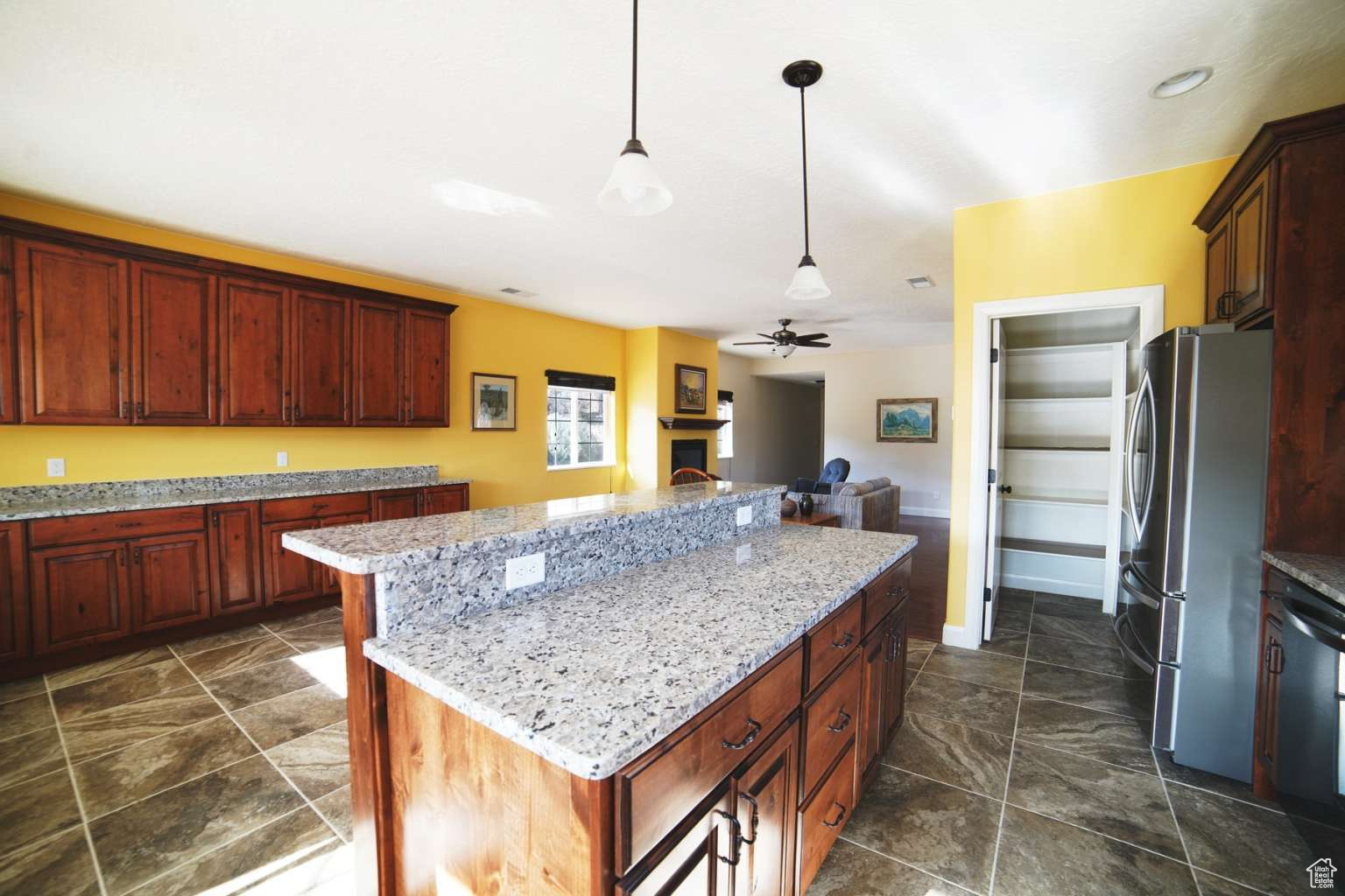 DIAMOND VALLEY ACRES - Residential