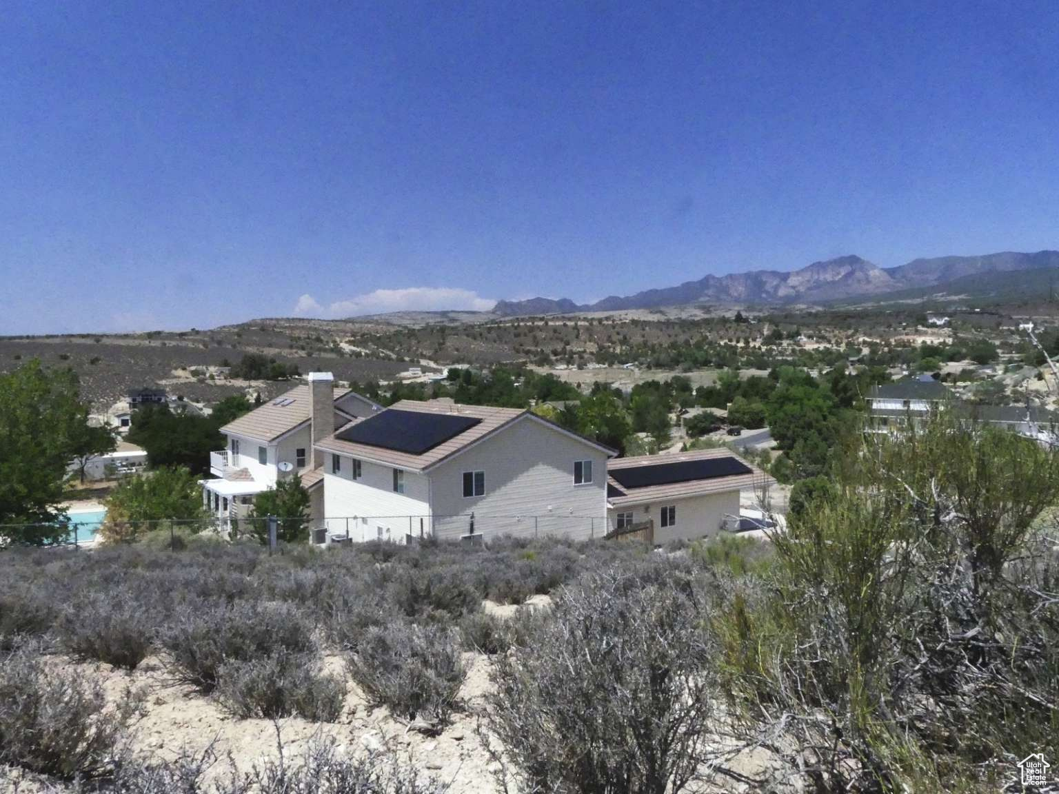 DIAMOND VALLEY ACRES - Residential