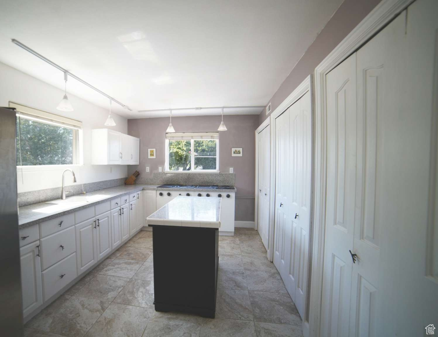 DIAMOND VALLEY ACRES - Residential