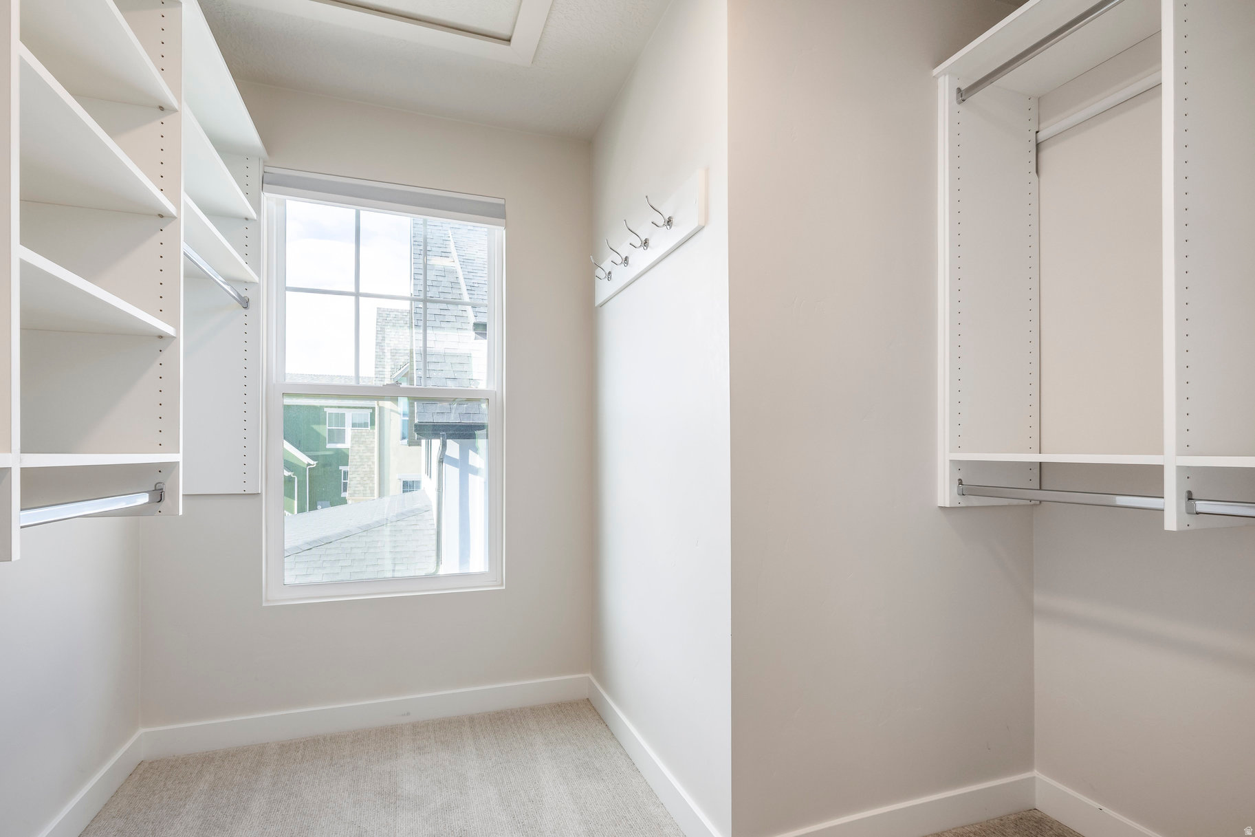 DAYBREAK - Residential