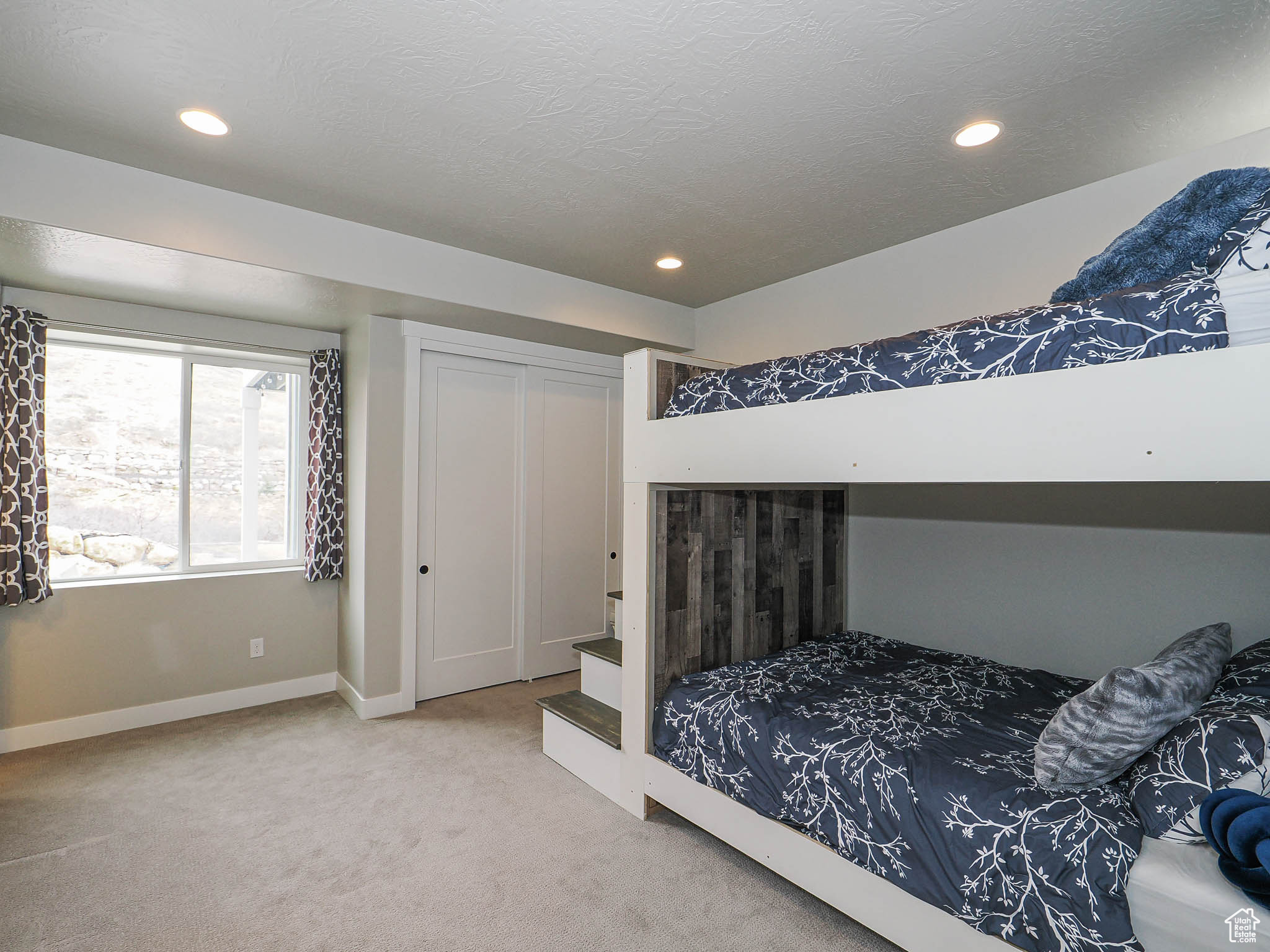 COVE AT HERRIMAN SPRINGS PHASE 1 - Residential