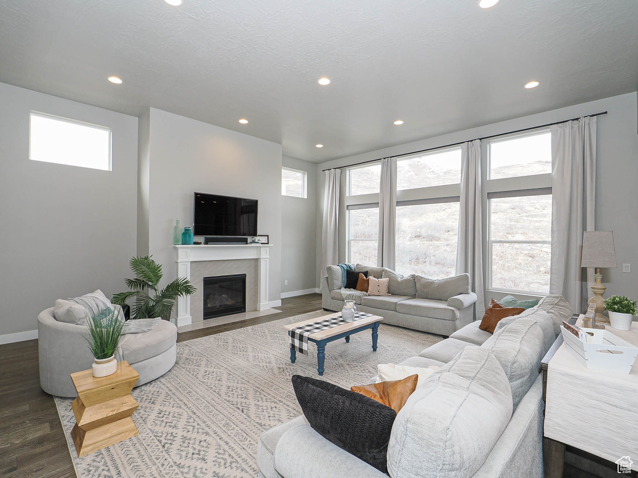 COVE AT HERRIMAN SPRINGS PHASE 1 - Residential