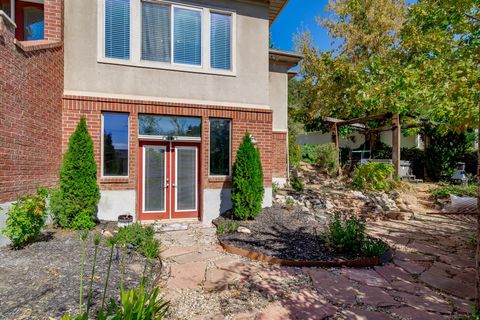 Tiny photo for 1934 N HORSEMAN CIR, Layton, UT 84040 (MLS # 2146599)