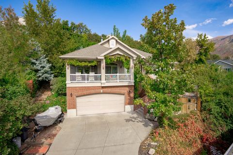 Tiny photo for 1934 N HORSEMAN CIR, Layton, UT 84040 (MLS # 2146599)