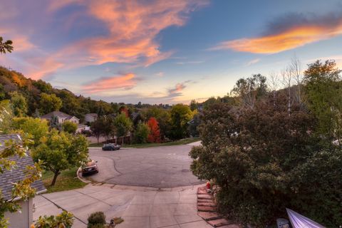 Tiny photo for 1934 N HORSEMAN CIR, Layton, UT 84040 (MLS # 2146599)