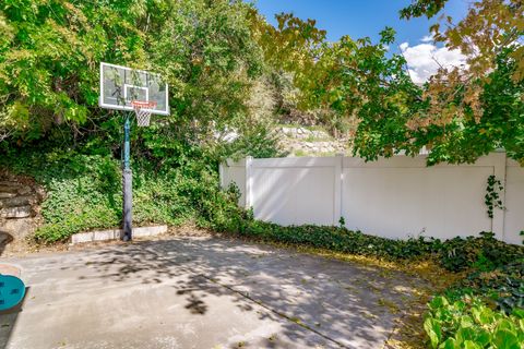 Tiny photo for 1934 N HORSEMAN CIR, Layton, UT 84040 (MLS # 2146599)