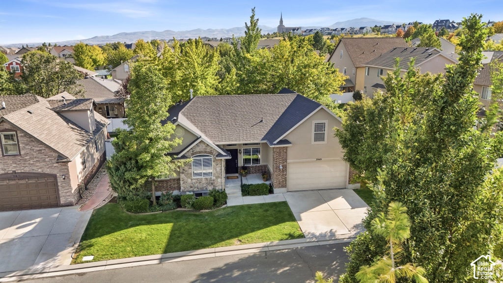 Photo of 3949 W SIENNA DUNE DR, South Jordan, UT 84009 (MLS # 2187670)