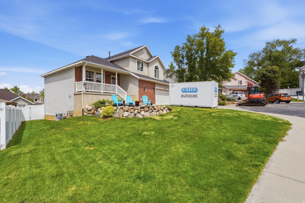 Photo of 581 E COMPASS CIR N, North Salt Lake, UT 84054 (MLS # 2154342)