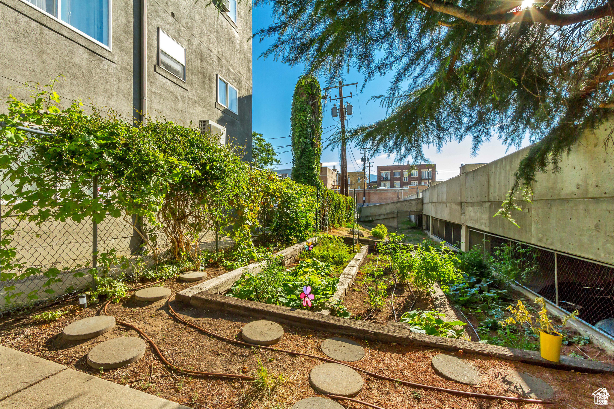 HOLLYWOOD - Residential