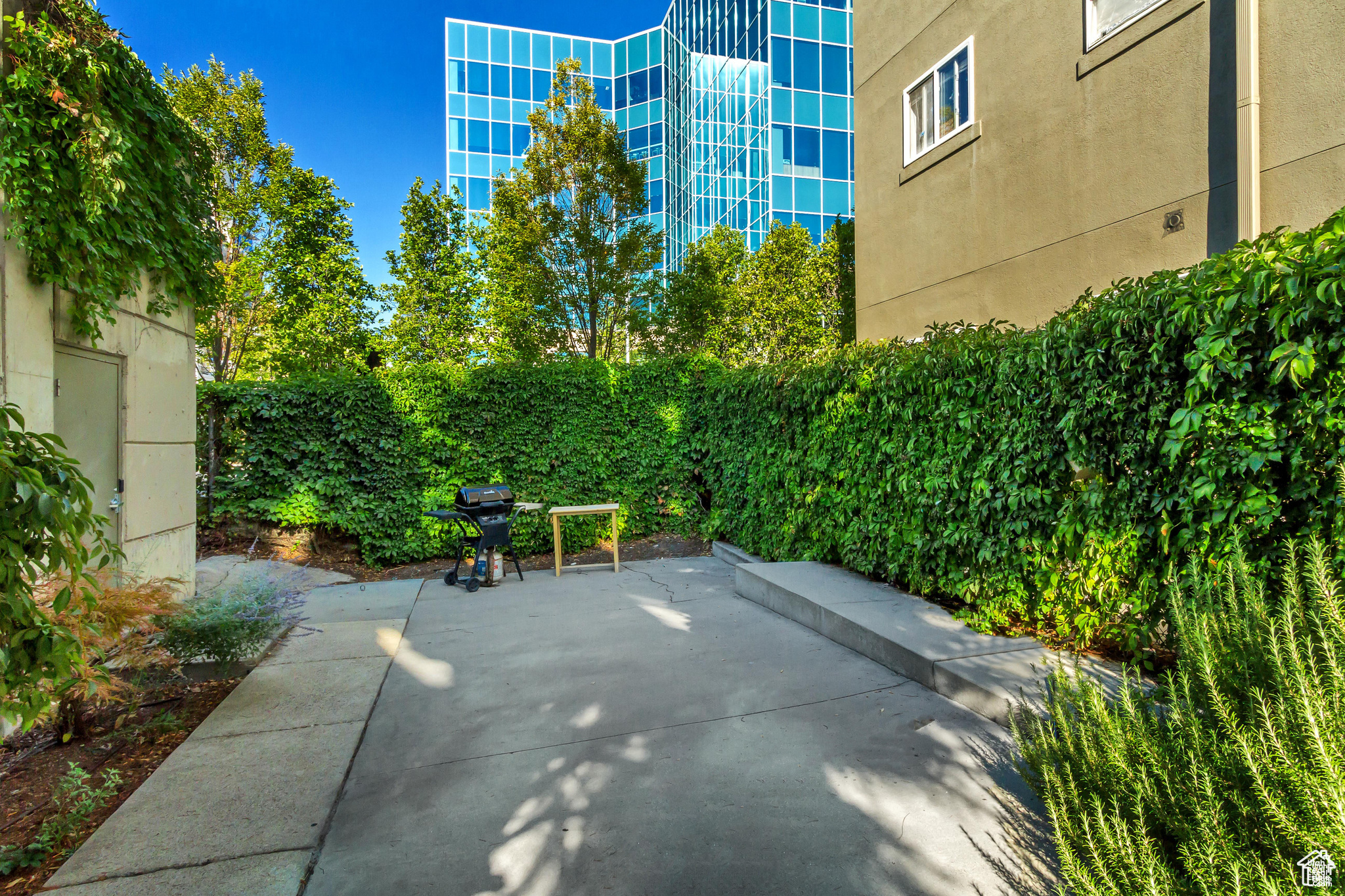 HOLLYWOOD - Residential