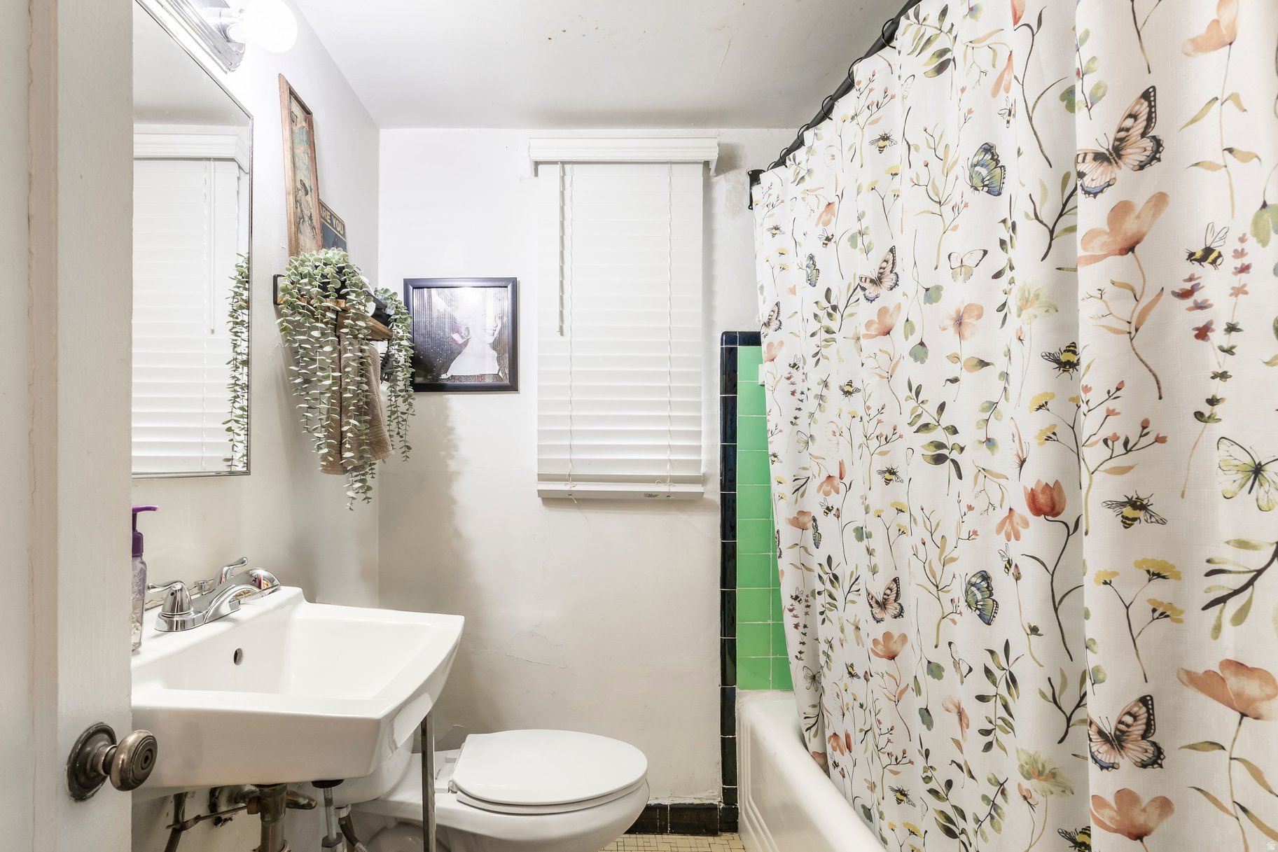 AVENUES - Residential Income