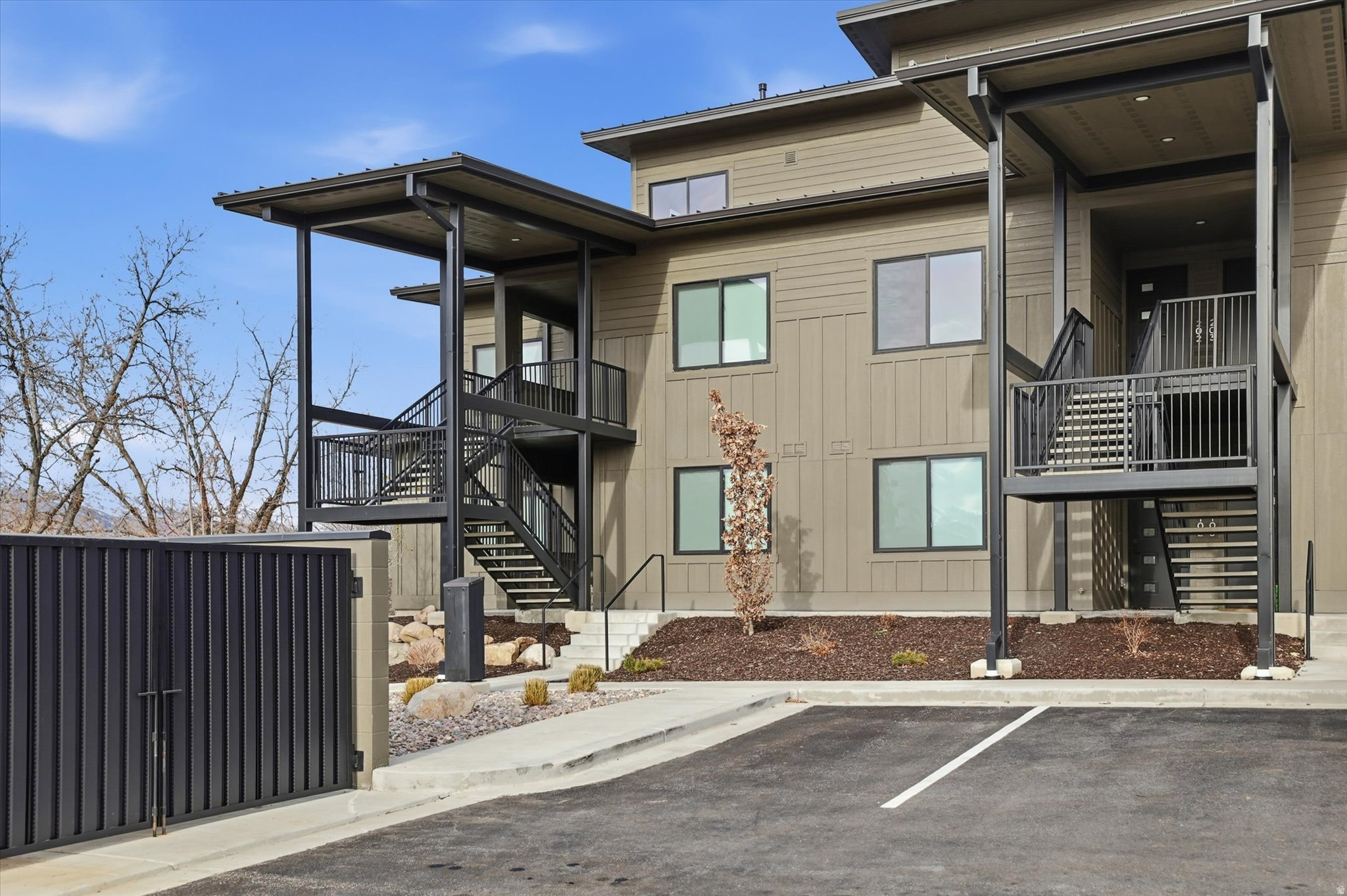 THE POINTE AT WOLF CREEK - Residential