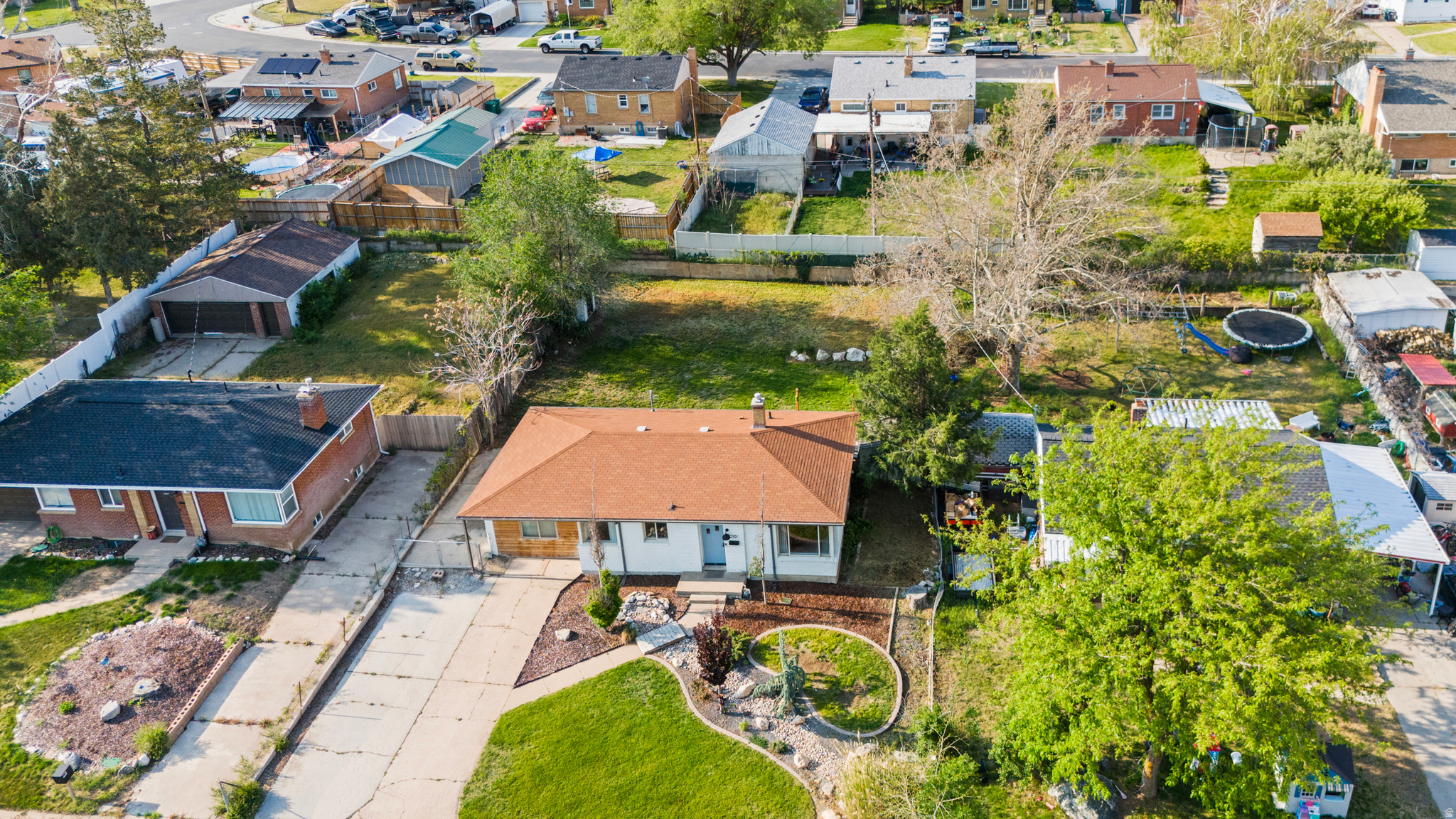 HAL-VERN PARK - Residential