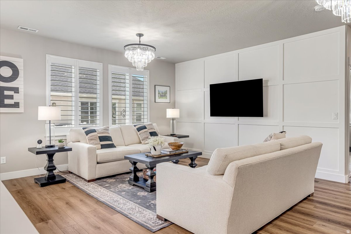 LAKEVIEW - Residential Income