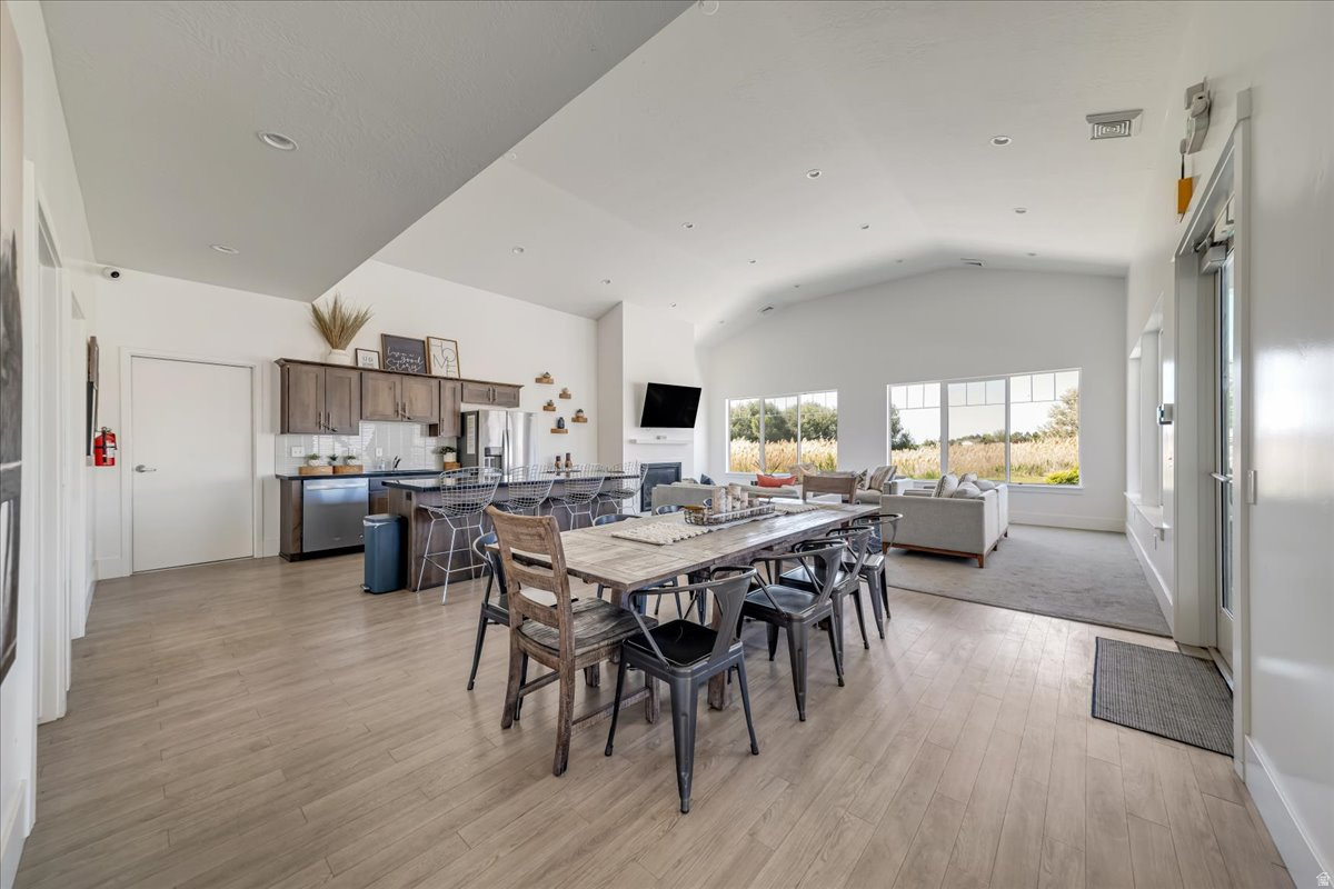 LAKEVIEW - Residential Income