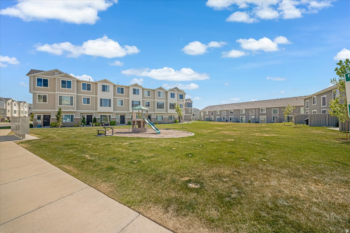 LAKEVIEW - Residential Income