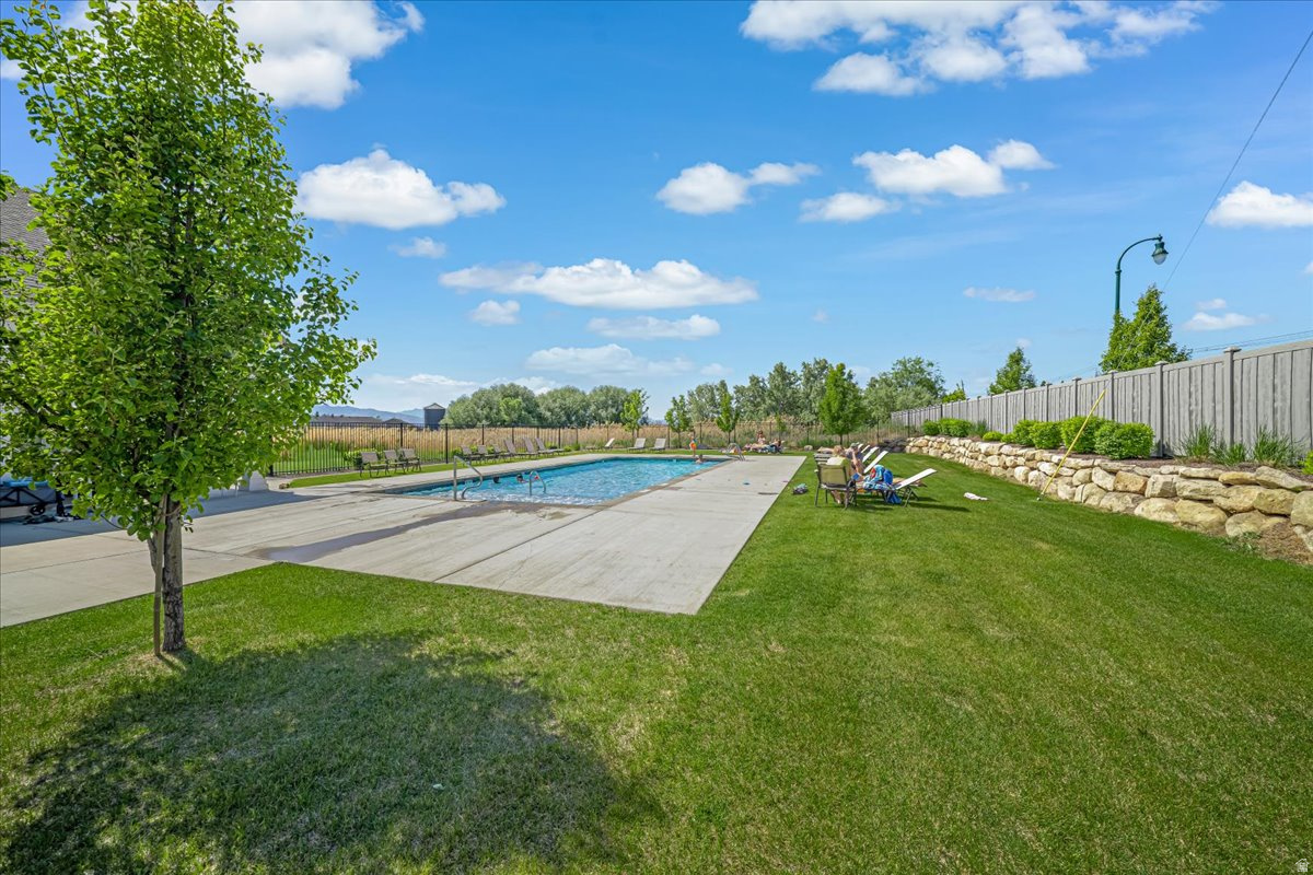 LAKEVIEW - Residential Income