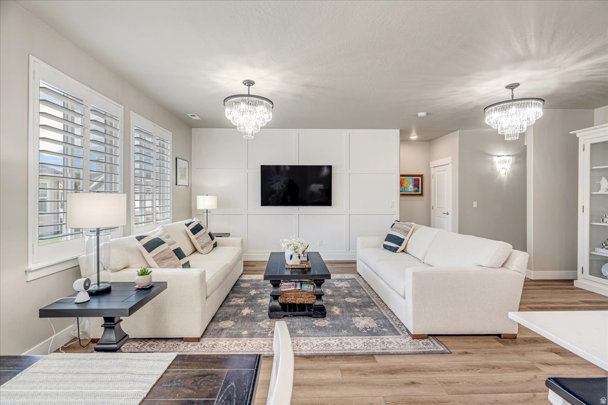 LAKEVIEW - Residential Income