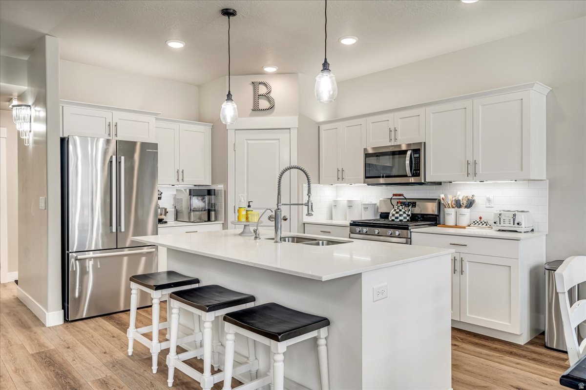 LAKEVIEW - Residential Income