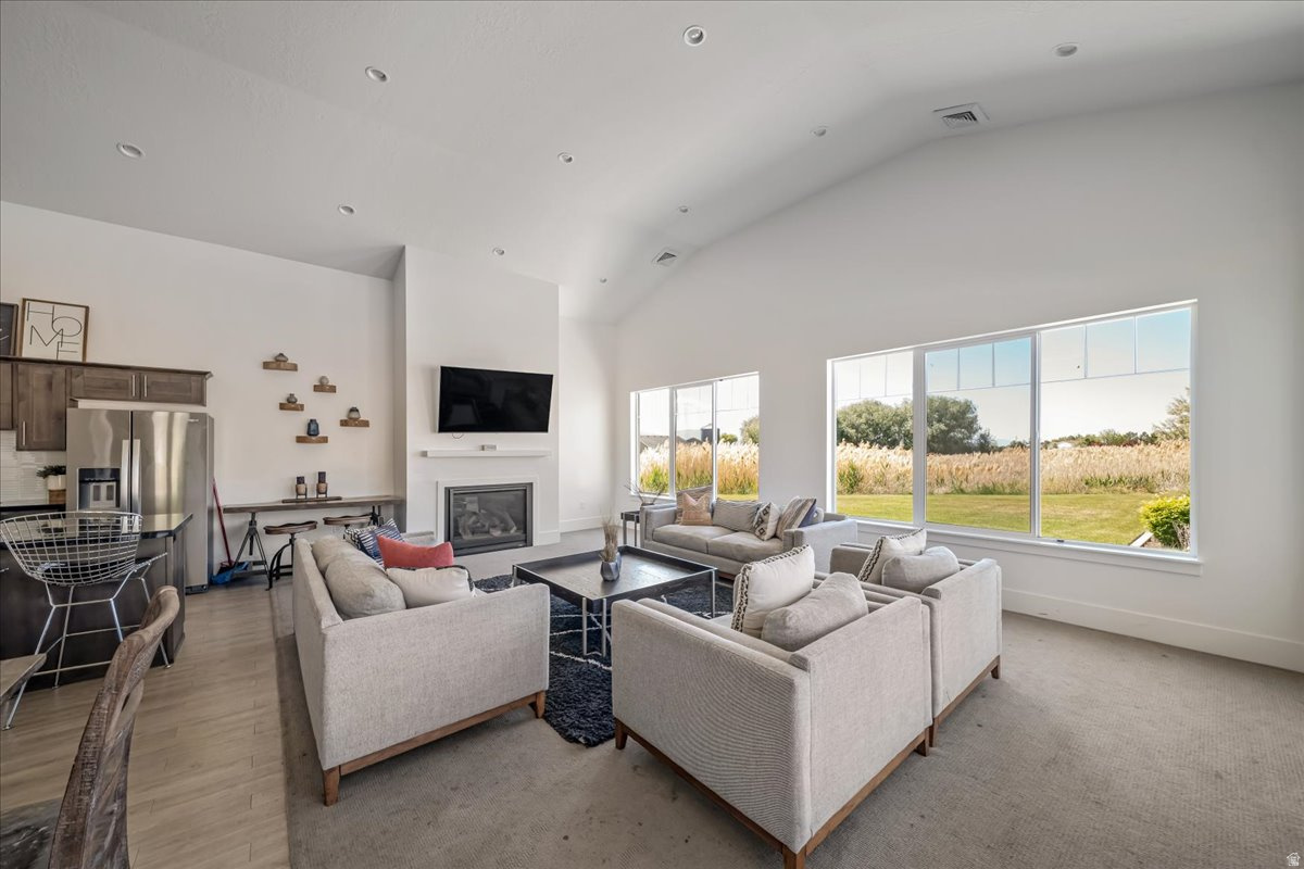 LAKEVIEW - Residential Income