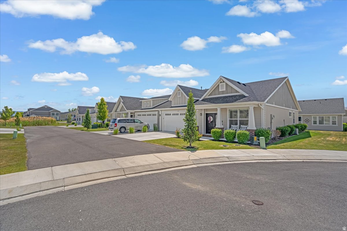 LAKEVIEW - Residential Income