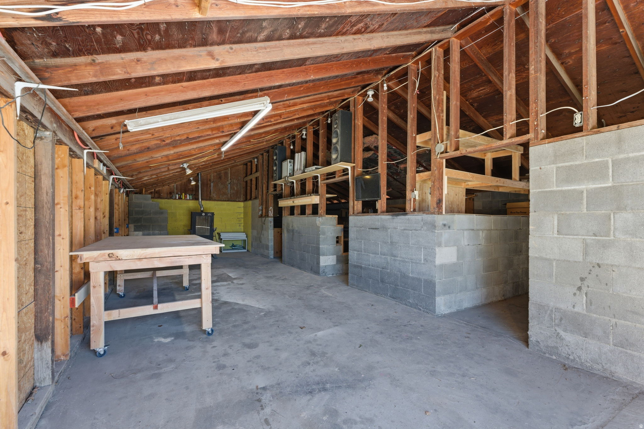 WHISPERWOOD - Residential