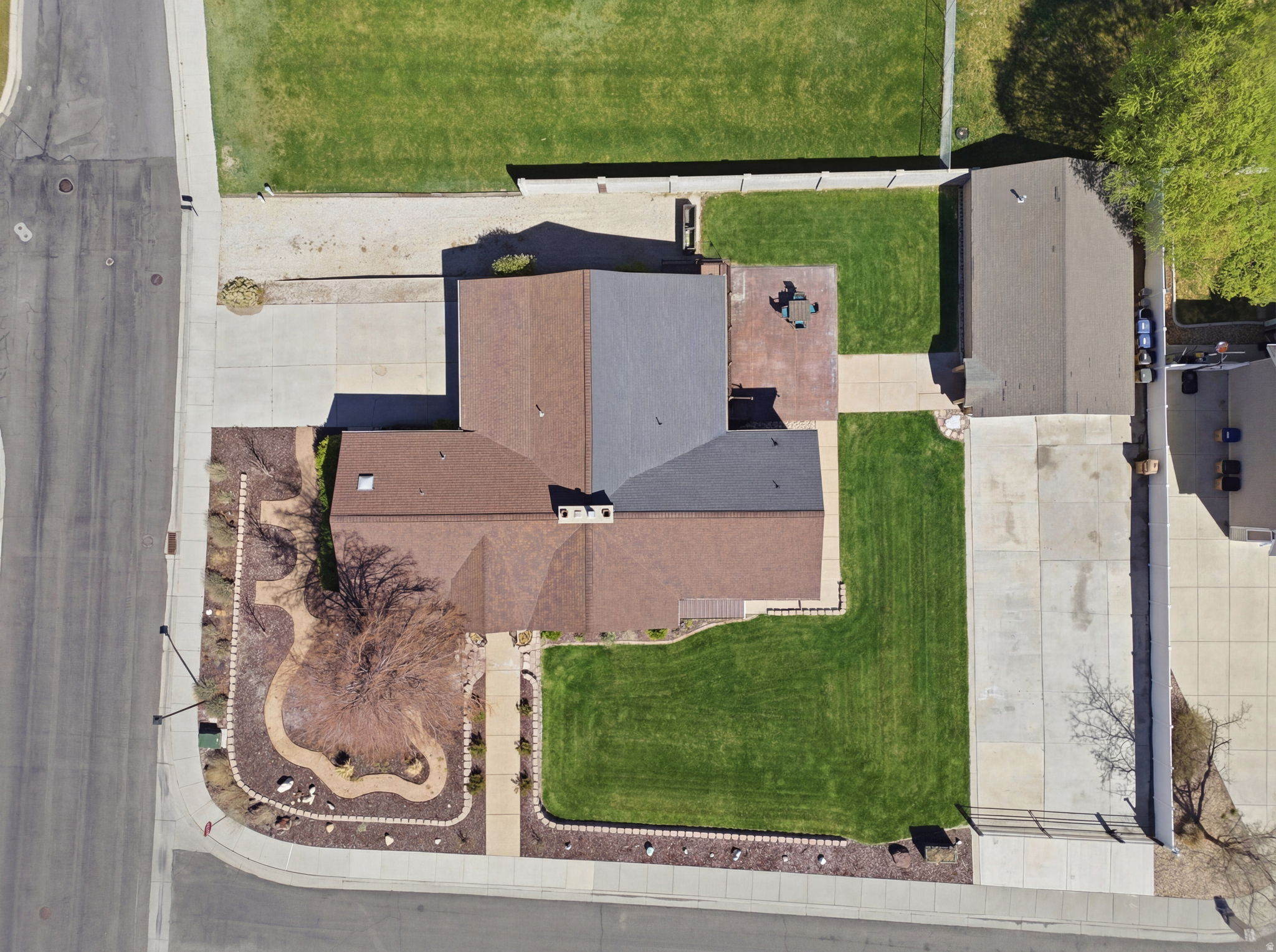 WHISPERWOOD - Residential